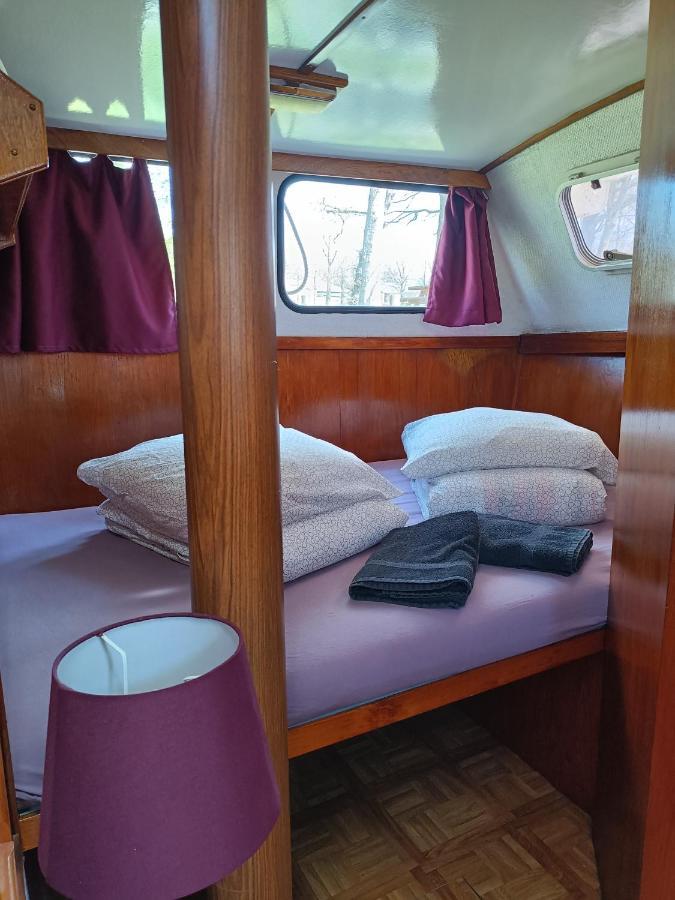 Ille Flottante, Maison Eclusiere Et Hebergements Insolites Sur Le Canal Hédé Kültér fotó