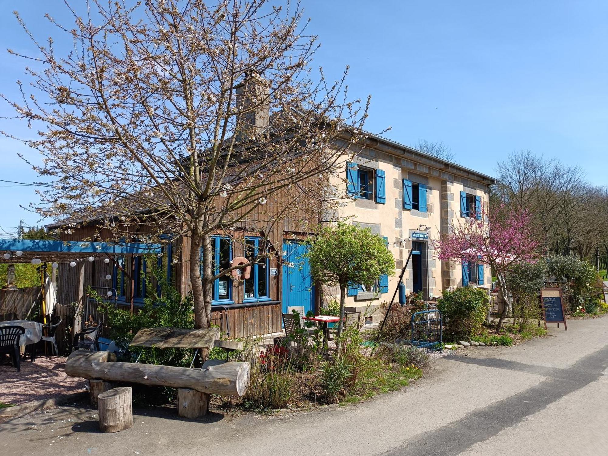 Ille Flottante, Maison Eclusiere Et Hebergements Insolites Sur Le Canal Hédé Kültér fotó