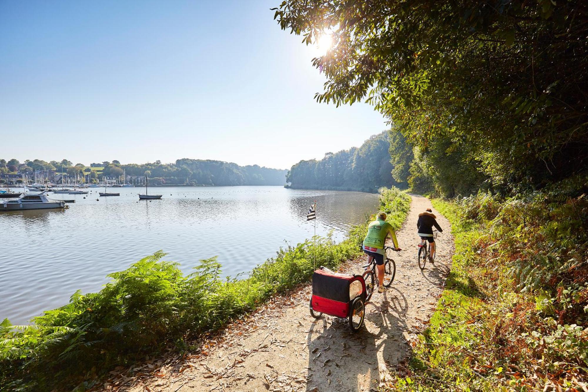 Ille Flottante, Maison Eclusiere Et Hebergements Insolites Sur Le Canal Hédé Kültér fotó