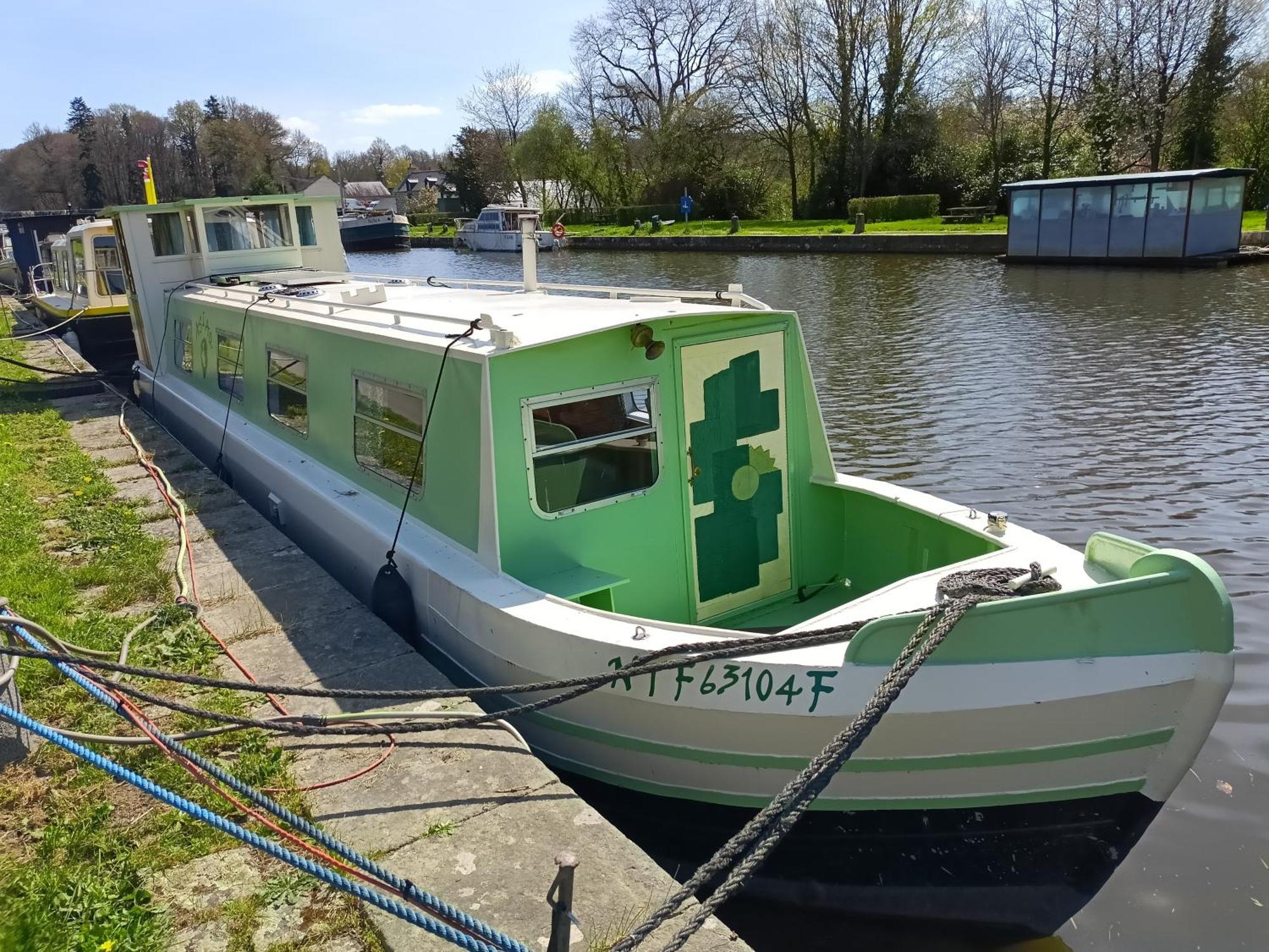 Ille Flottante, Maison Eclusiere Et Hebergements Insolites Sur Le Canal Hédé Kültér fotó